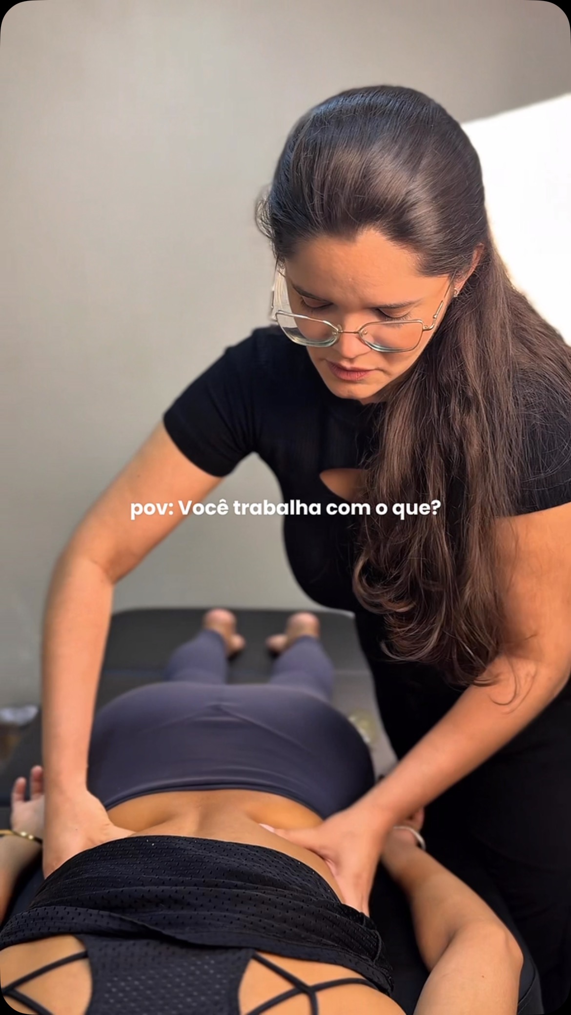 Gleiciane em atendimento manual